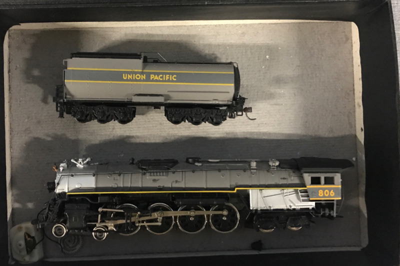 Bachman HO Scale RailRoad Model Engine &Tender #806.