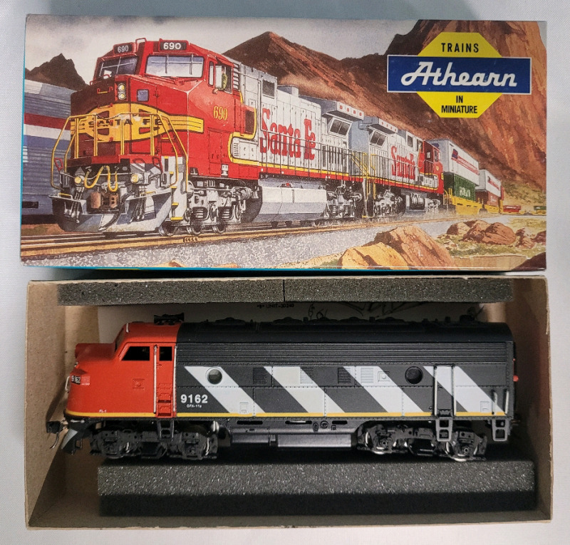 Athearn HO Scale CN Zebra F7B Power Railroad Model Locomotive Engine #9162