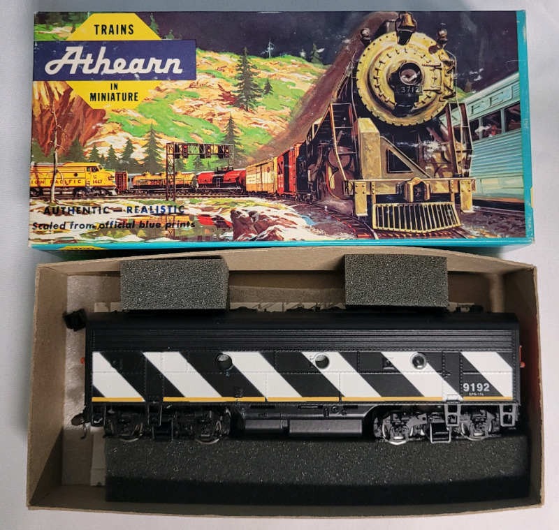 Athearn HO Scale CN Zebra B Unit Dummy Locomotive F7B CN #9192