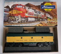 Athearn HO Scale Chicago & North Western Railroad Model F7A Super Power B Unit Car