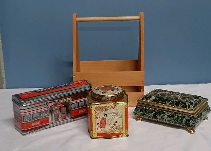 Vintage A Collection of Tins and a Handled Wood Crate Advertising Heinz Ketchup