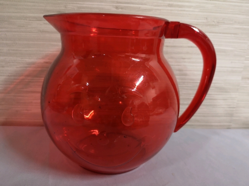 Vintage Plastic Kool-aid Pitcher - 2.6 L