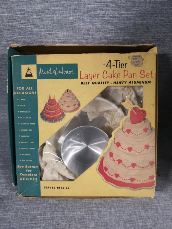 Vintage Maid of Honor 4-Tier Layer Cake Pan Set