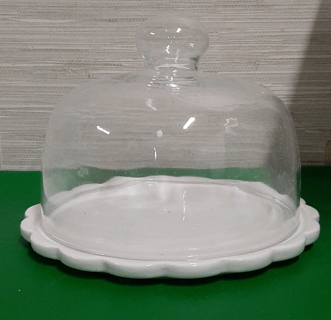 Glass Domed Cake or Sweet Plate 8 X 6"