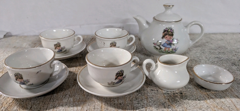 Children's Toy Tea Set
