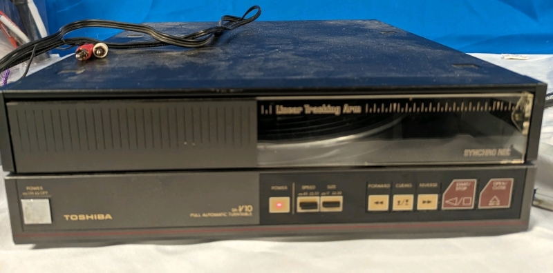 Vintage Toshiba SR-V10 Full Automatic Turntable.