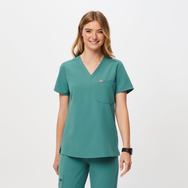 NEW FIGS Women&rsquo;s Cactus Catarina Scrub Top