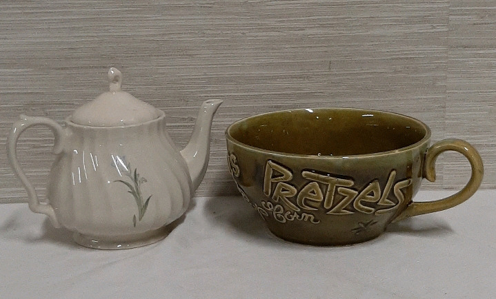 Vintage Teapot and Snack Cup