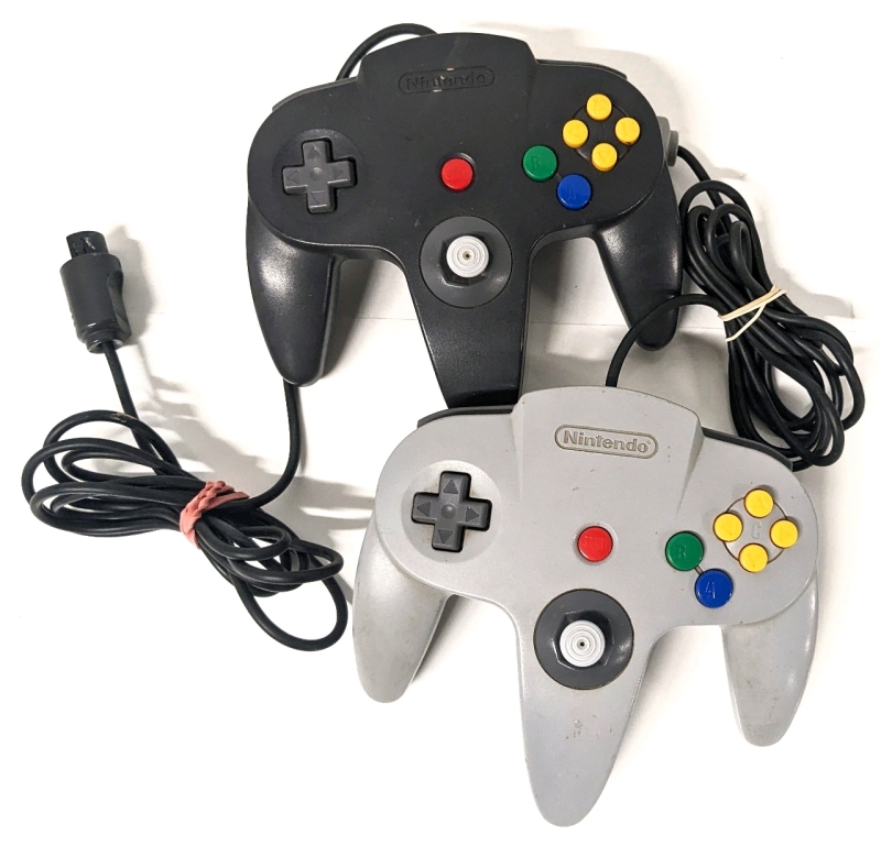 2 Vintage NINTENDO 64 Wired Controllers