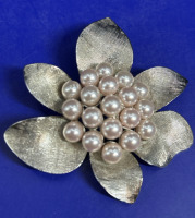 Vintage Large Brushed Silver Pearl Cluster Figural Brooch