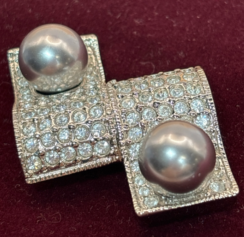 High End Signed BUTLER Pave Vintage Art Deco Brooch