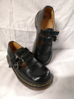 Dr. Martens Leather Sandels Ladies sz 6M