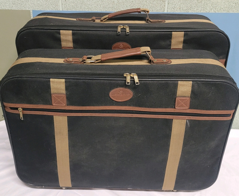 Vintage American Flyer 2pc. Travel Luggage Set . Clean Inside , Good pre-owned condition