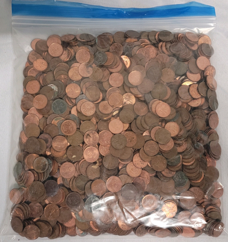 7lbs+ Canadian & USA Pennies . Various Dates & Condition