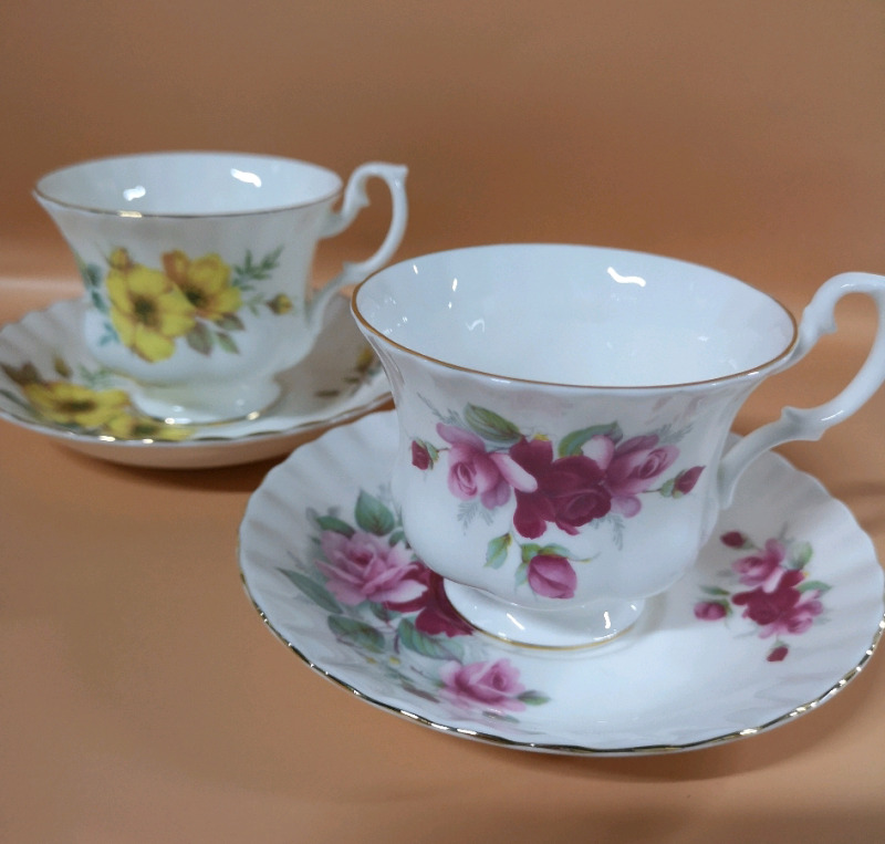 2 Vintage Royal Albert Teacups & Saucers
