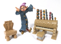 Disney SNOW WHITE Dance Party 8.5" Tall Dancing Dopey Figure w Working Organ & Chair