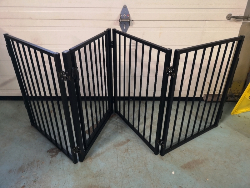 Jeter Metal Dog Gate with Door