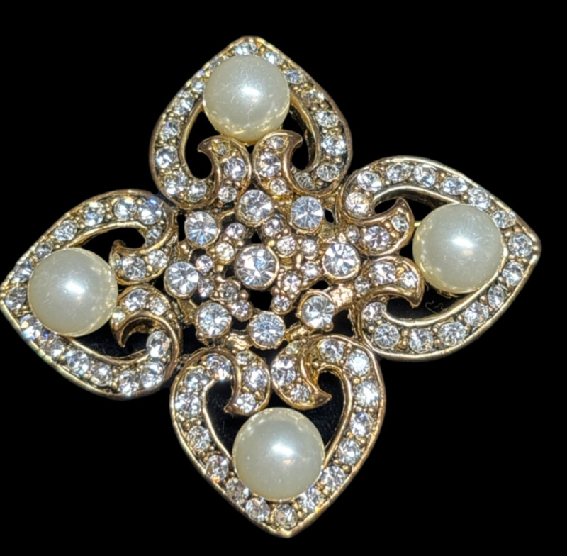 Exquisite Maltese Cross Style Crystal Pearl Brooch