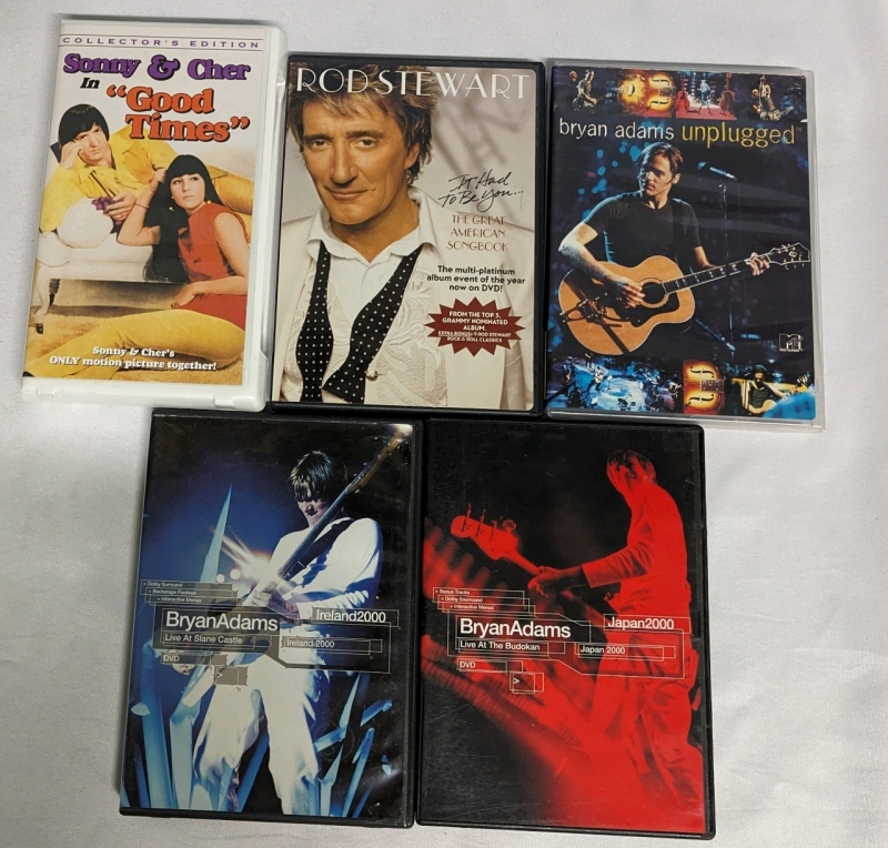 4 musical DVD and 1 VHD