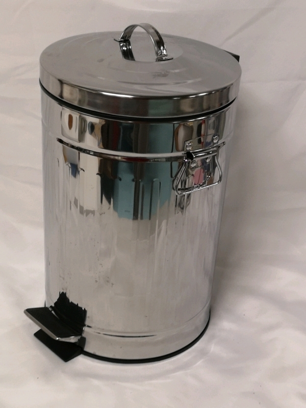 Like New Wenko Retro Style Waste Bin with Pedal