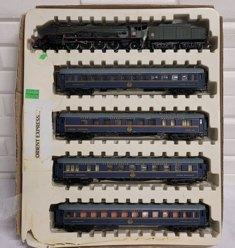 Vintage JOUEF HO Scale French Orient Express Railroad Model 6pc Train Set .