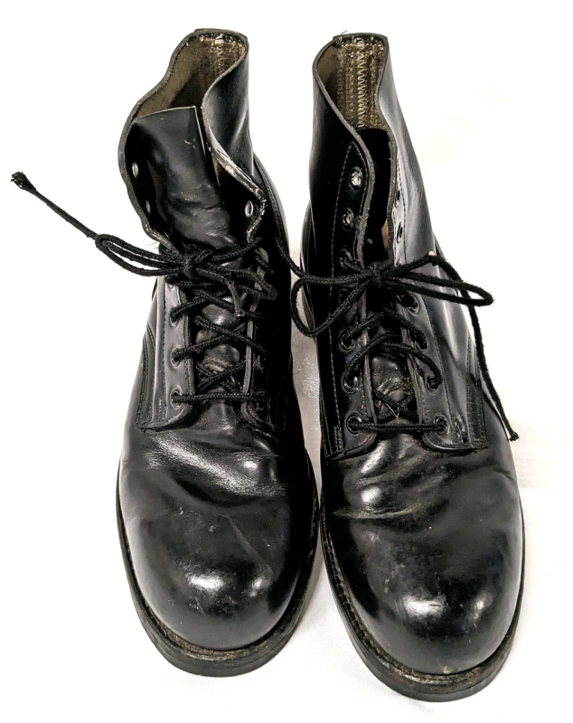 Men's BILTRITE Boots with Nitrile-Gum Oil & Acid Resistant Soles (Size 8.5)
