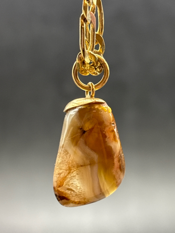 Beautiful Septorian Freeform pendant Figaro Chain