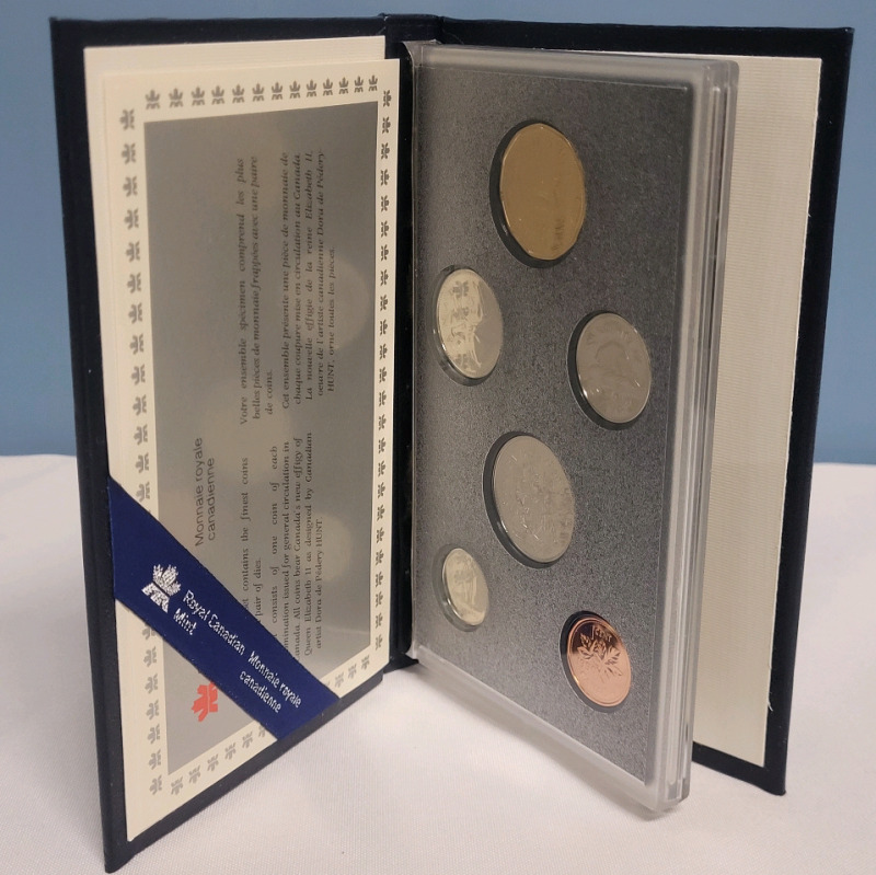 1990 Canadian Uncirculated Coin Set in Case