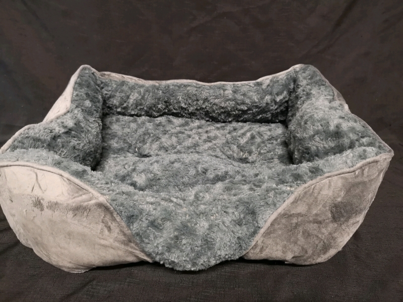 Like New Soft Cozy Dog bed