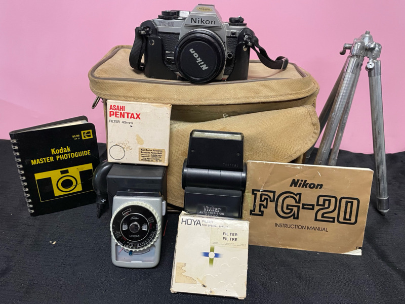 Nikon FG-20 Camera with carry case and many accessories
