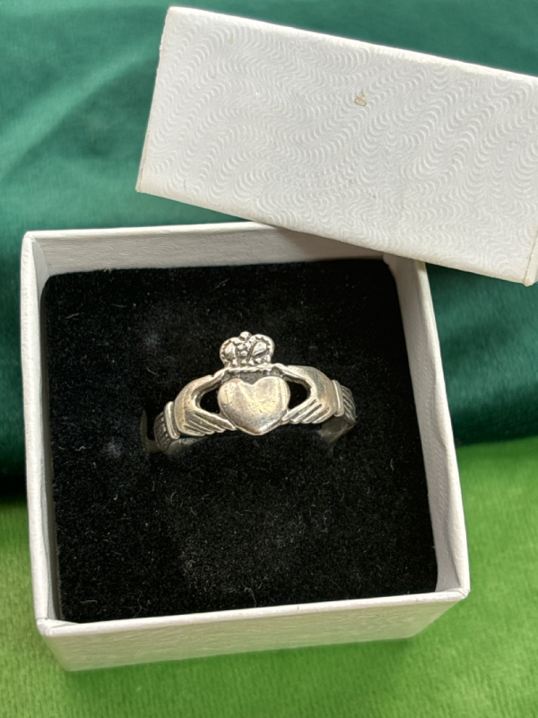 925 Sterling Silver Claddagh Ring