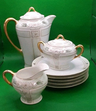 Antique KPM 9.5" Porcelain Cocoa Pot Creamer Covered Sugar 5 Plates with Daisy Decoration Made in Germany