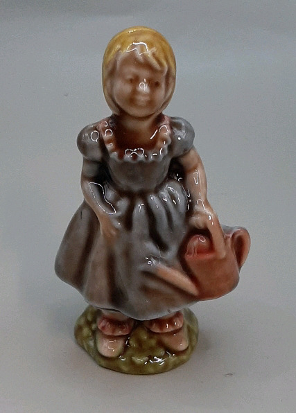 Vintage 3" Wade Nursery Figurine Jill 1972-1981