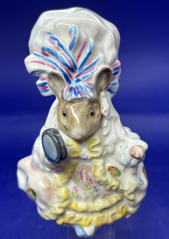 Beatrix Potters Lady Mouse Tailor of Gloucester Beswick England
