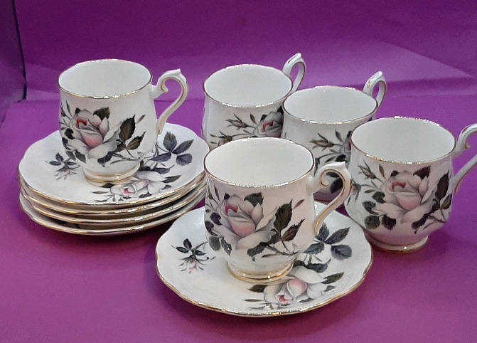 Vintage Royal Albert Queens Messenger Demitasse 3" Cups and Saucers