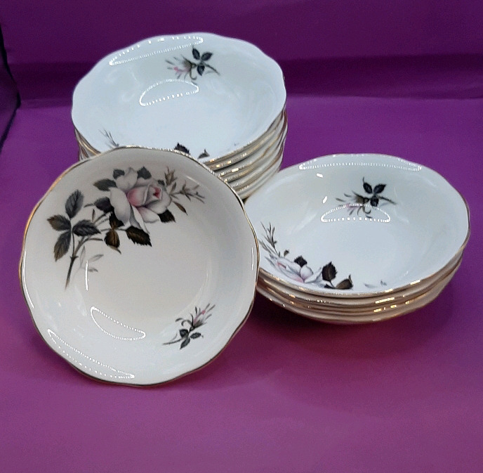 Vintage 10 Royal Albert Queens Messenger 5.25" Fruit Dessert Bowls