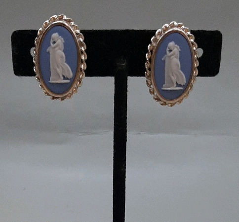 Vintage Wedgwood of England 1" Blue Jasperware Screw Back Earrings
