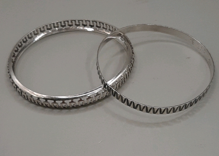 Vintage 2 Sterling Silver Bangles 2,75"