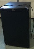 32&rdquo;x25&rdquo; Danny Premiere Mini Fridge