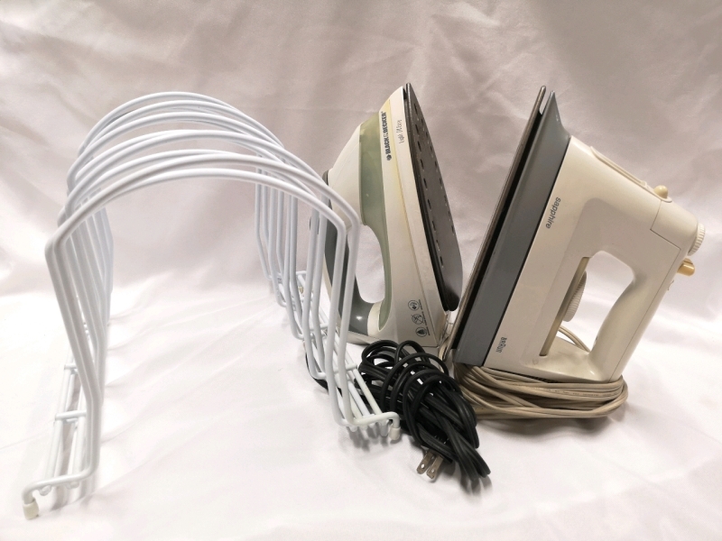 Houseware lot - 2x Irons and 2x Pot Racks