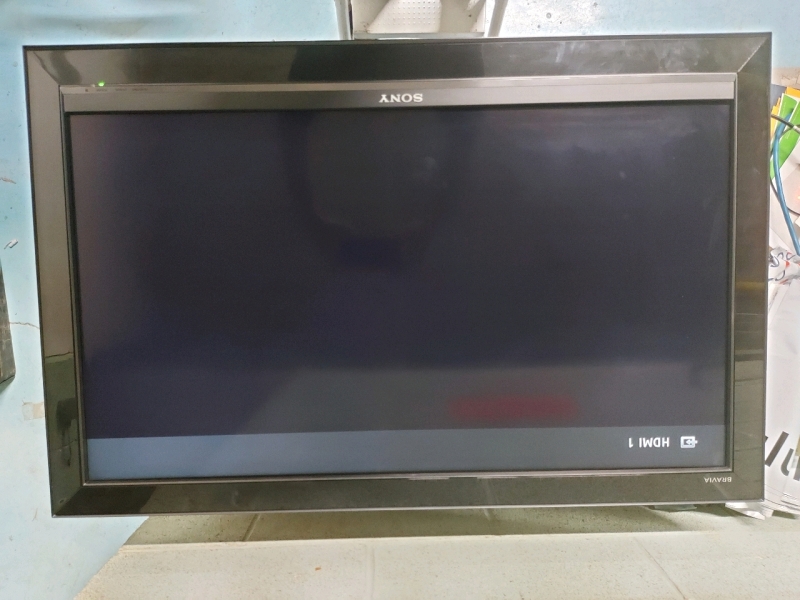 40" Sony Bravia TV With Remote 50/60Hz Model KDL-40V3000
