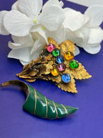 Vendome Enamel Brooch Vintage Scarf Clip