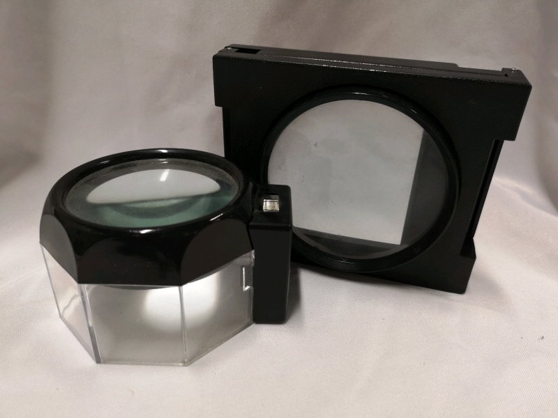2x Magnifiers