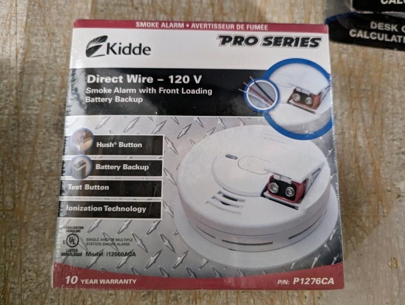 New Kidde Direct Wire Smoke Alarm with Battery Backup. 120v