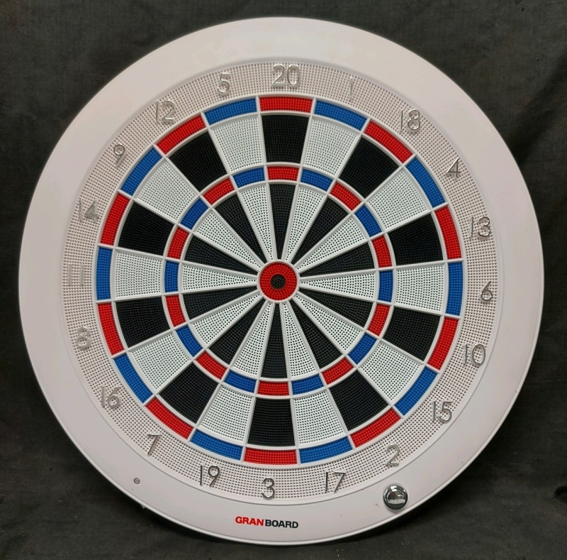 GRAN BOARD 3s Electronic Dart Board White Edition 15.5" *See Description*