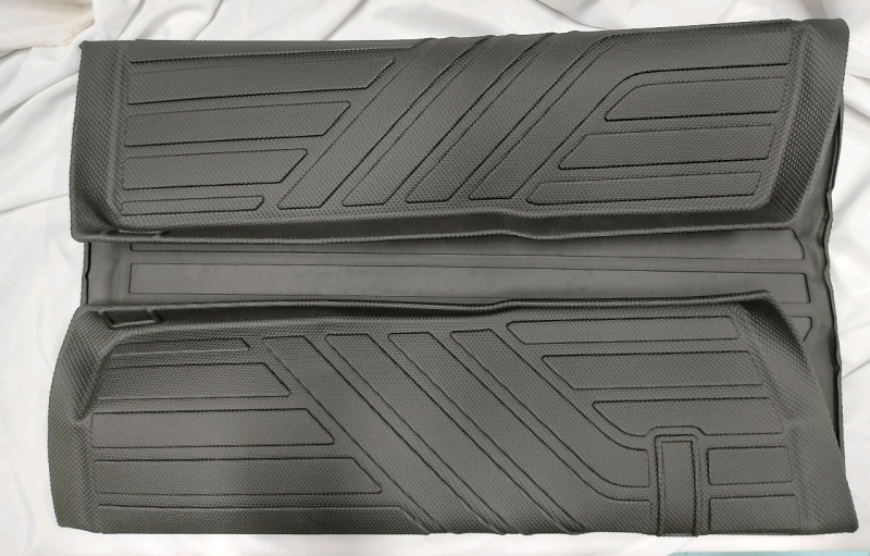 All Weather Rubber Floor Mat And Cargo Liner approx 33"x40"