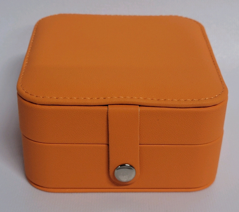 New - Flayer Travel Jewelry Case , Holds Earrings , Bracelets , Rings , Necklace . Orange