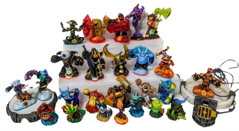 Assorted SKYLANDERS Figures & 2 Portal Bases