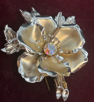 Beautiful Statement 3D brooch Statems AB Central Rhinestone