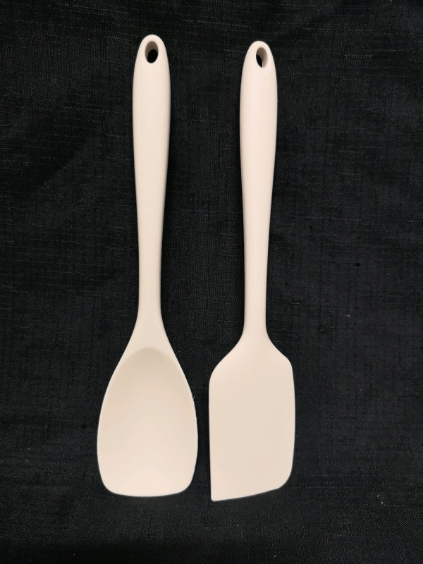 2 New Silicone Spatulas